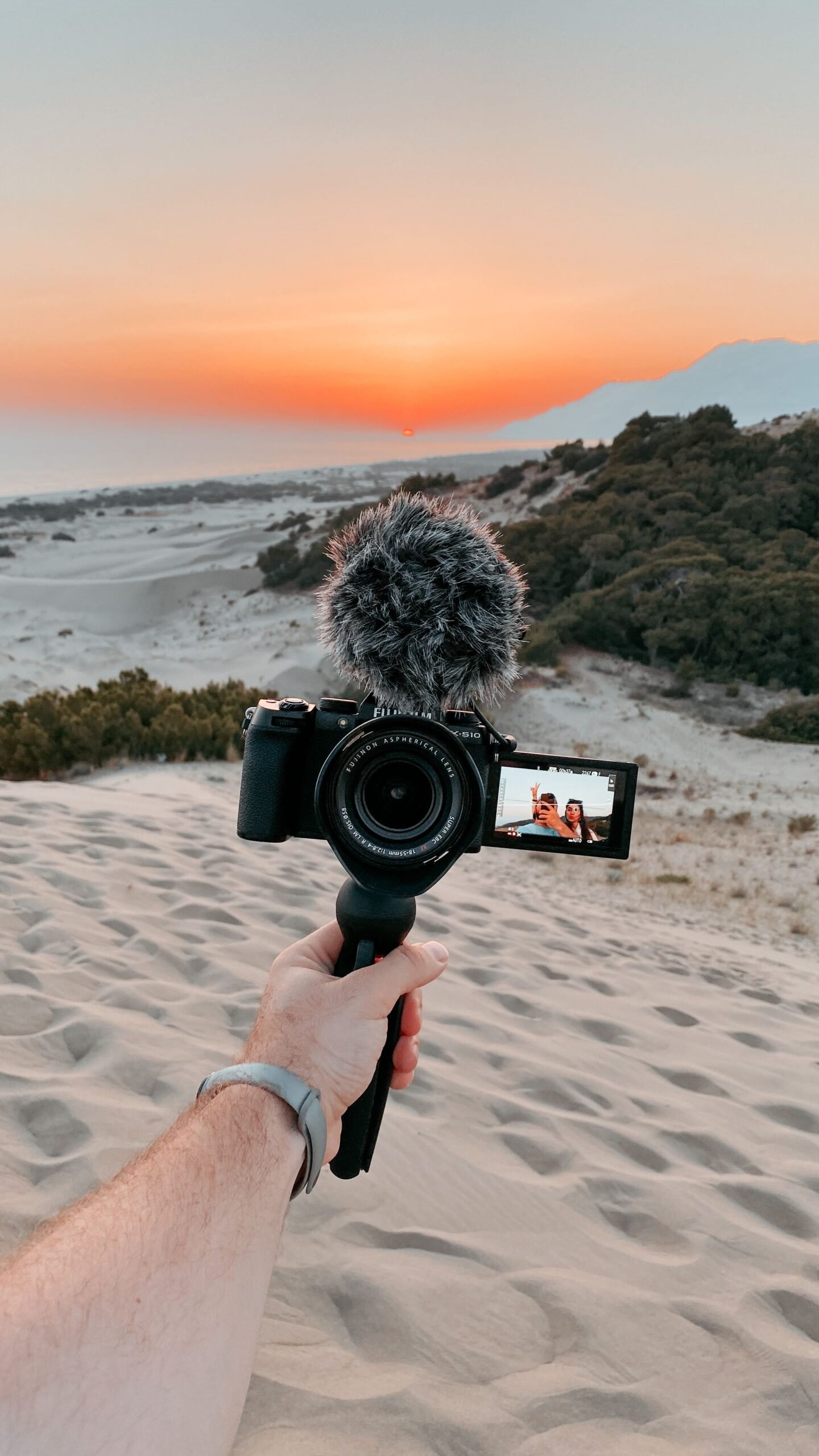 Best Cameras for Content Creators on Amazon: Top Picks for YouTube, TikTok & Instagram